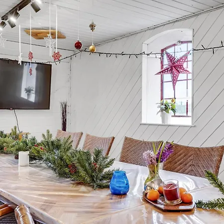 In V With Sauna Lejlighed