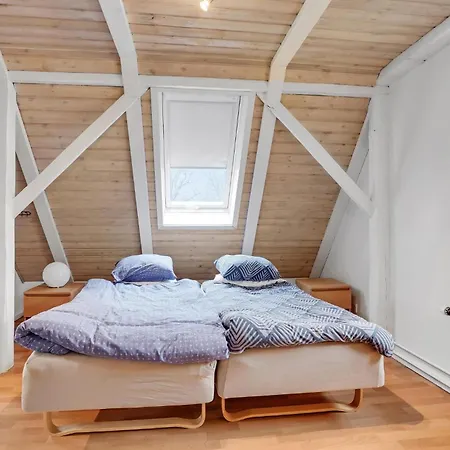 1 Bedroom Pet Friendly In V *